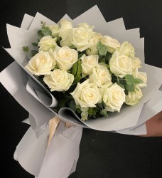 11 Adet Beyaz Gül